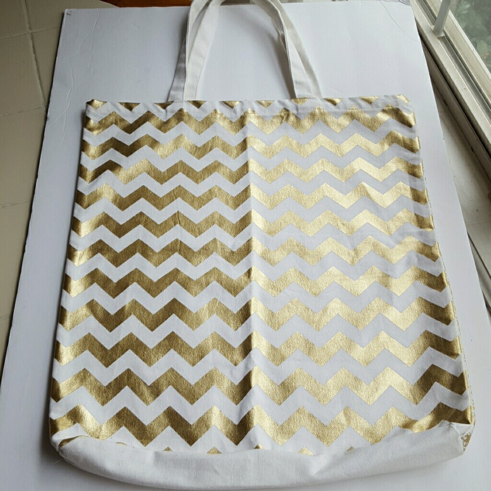 New bag in gold and white in chevron and other